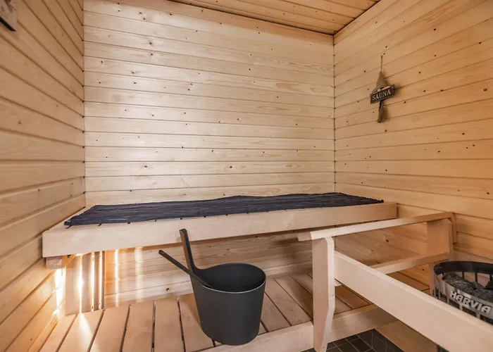 Ihana Kaksio Saunalla Ja Isolla Parvekkeella